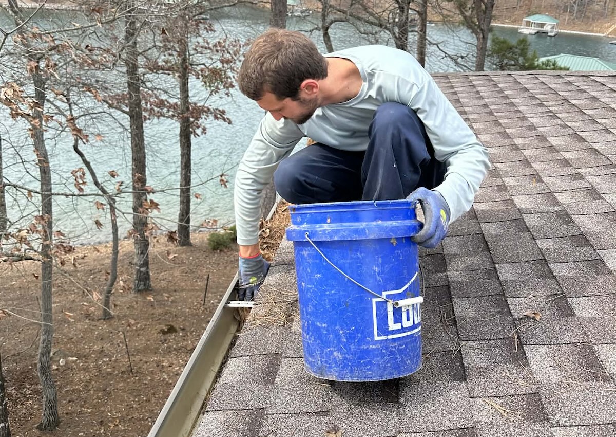 gutter cleaning seneca sc